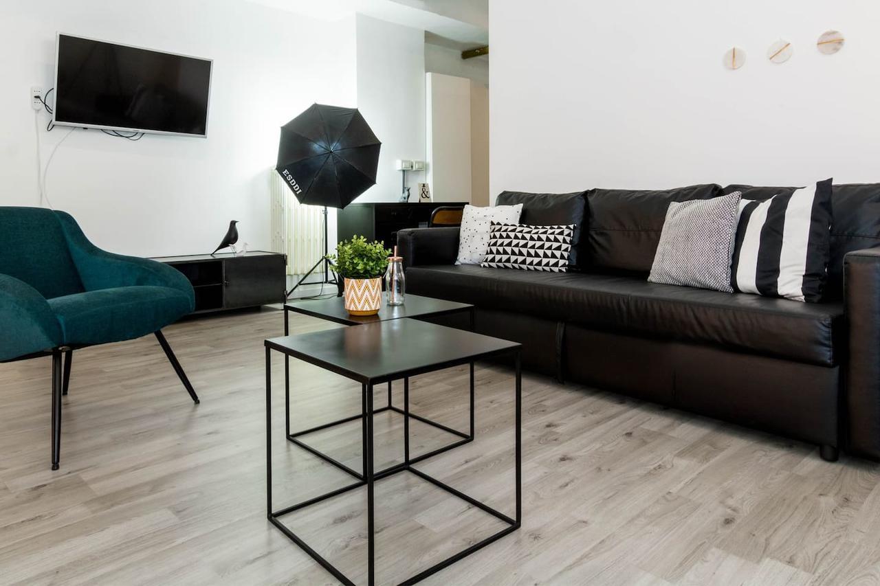 Joivy Exclusive Apt For 4 In Navigli Near Parks Мілан Екстер'єр фото